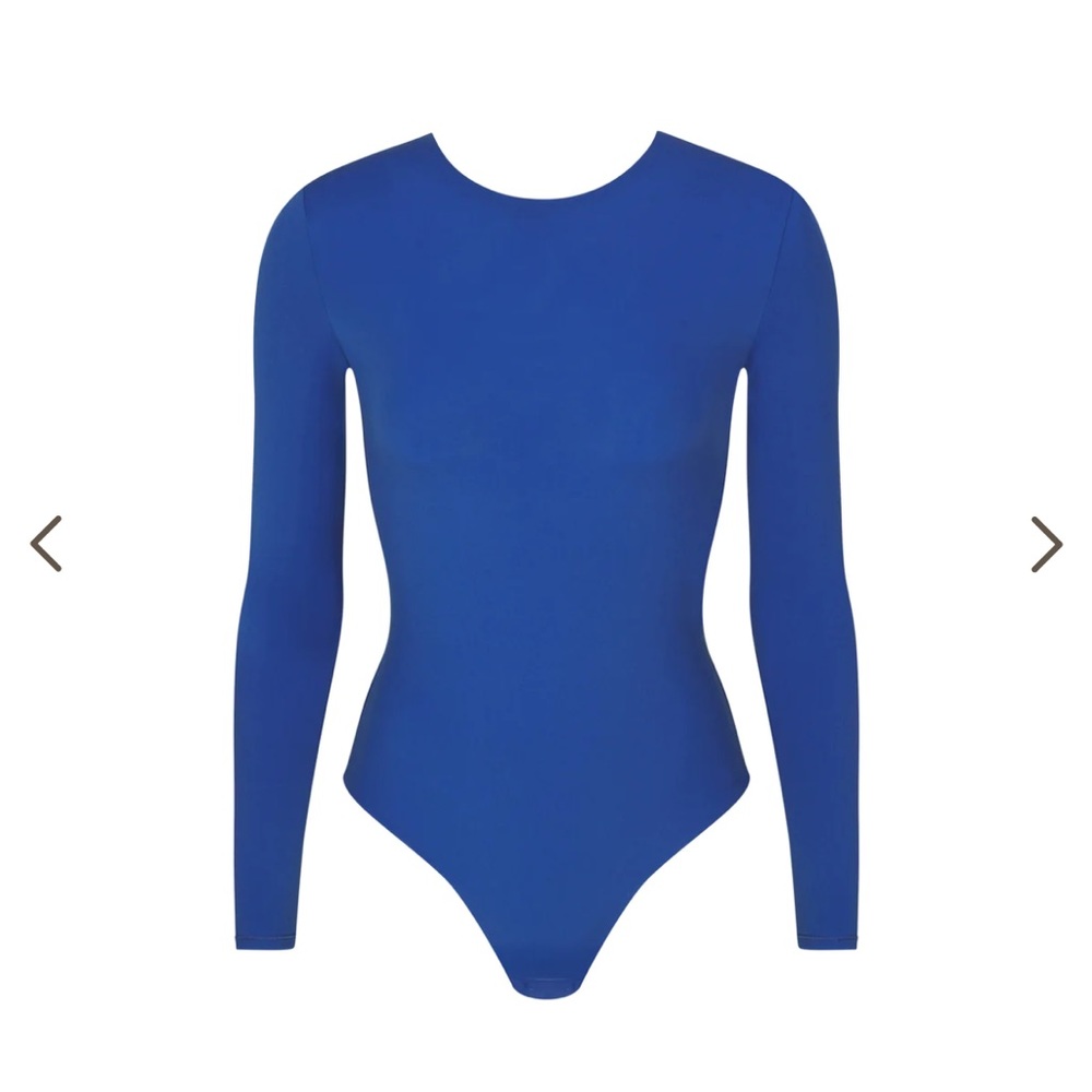 NWT Fits Everybody Long Sleeve Low Back Bodysuit